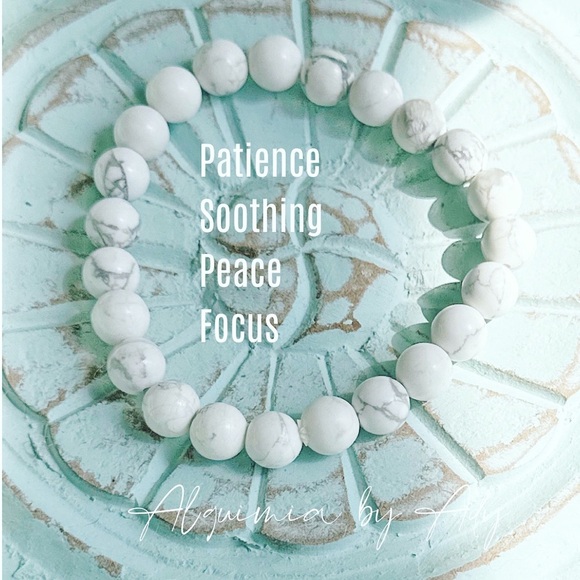 White howlite beaded bracelet/patience and focus - Picture 4 of 4